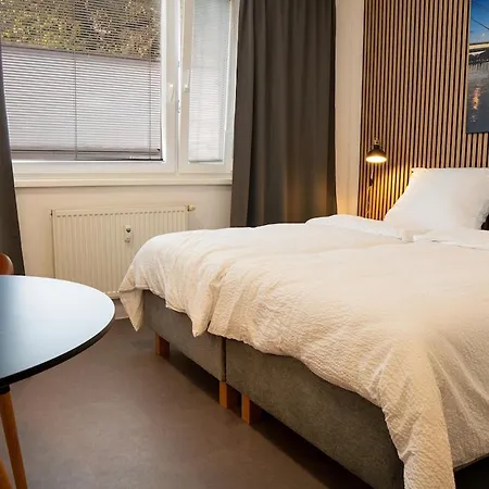 N14 Elegant In With Ac And Parking Bratislava