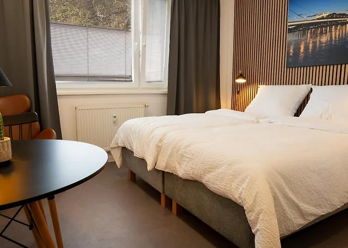 N14 Elegant In With Ac And Parking Bratislava