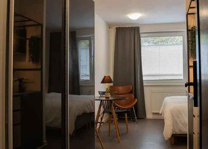 N14 Elegant In With Ac And Parking *