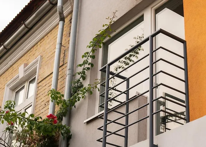 N14 Elegant In With Ac And Parking