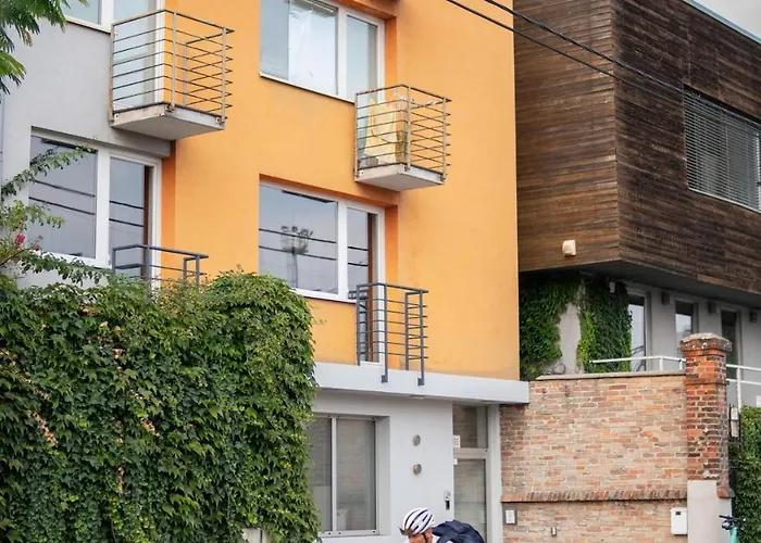 N14 Elegant In With Ac And Parking