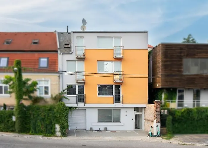 N14 Elegant In With Ac And Parking * Bratislava