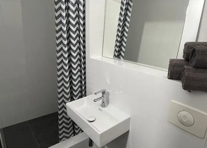 N14 Elegant In With Ac And Parking * Bratislava